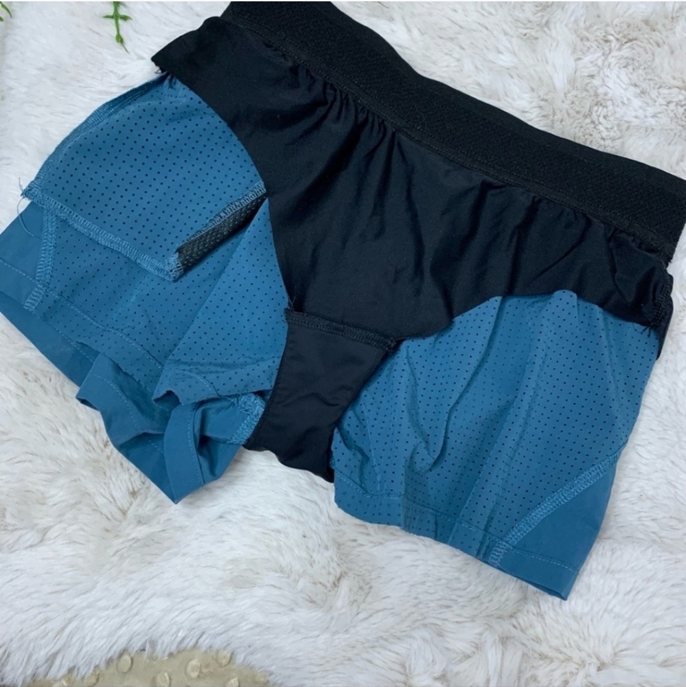 Vuori chase performance shorts - Picture 2 of 3